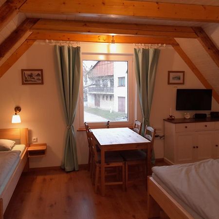 Ubytovani Na Sklepe U Prochazku Pouzdrany Exterior foto