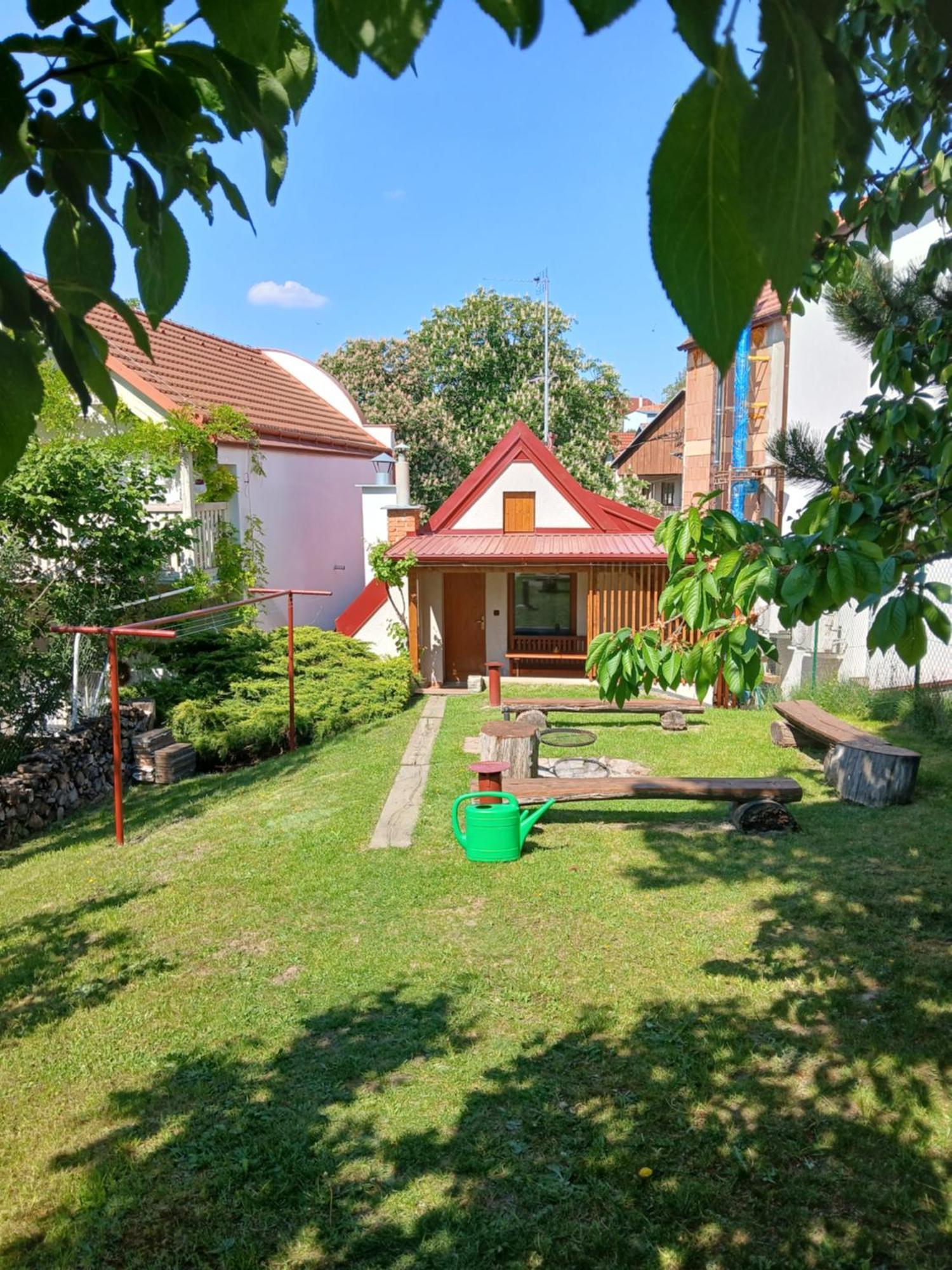 Ubytovani Na Sklepe U Prochazku Pouzdrany Exterior foto